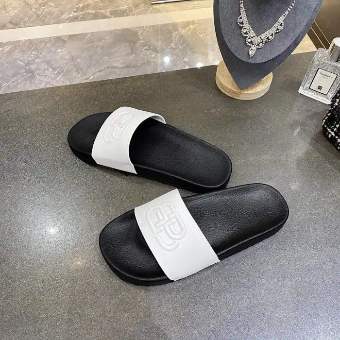 Cheap BLCG SLIPPERS