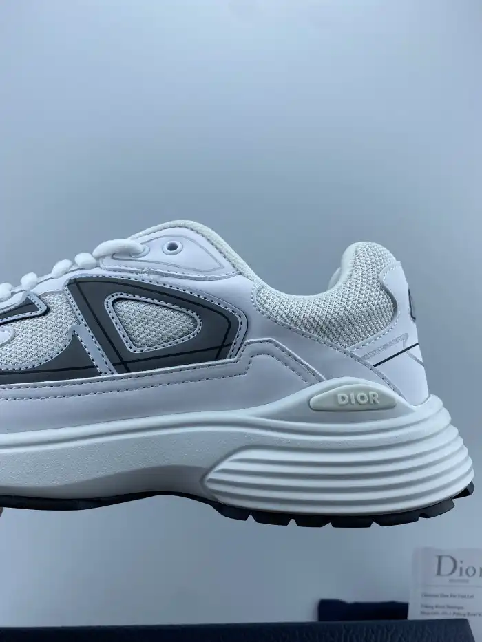 DR B30 Sneakers