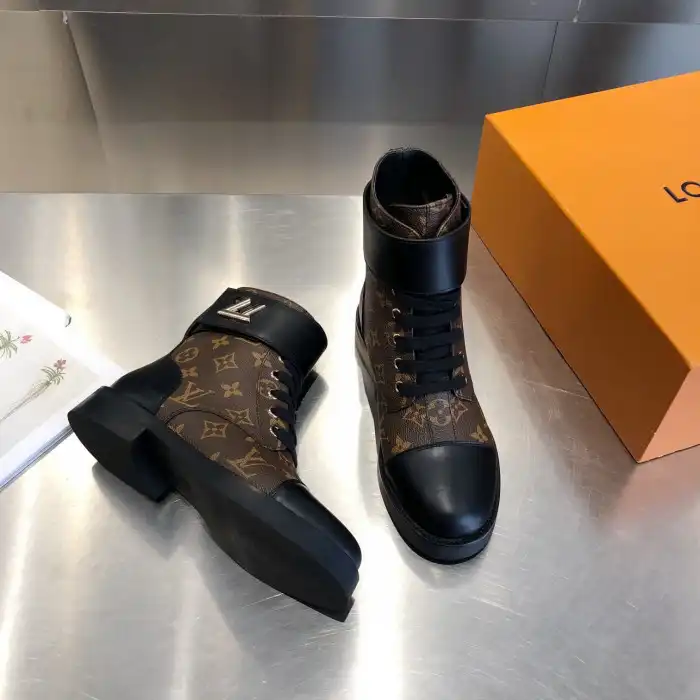 Rep LOUS VUITON WONDERLAND FLAT RANGER BOOTS