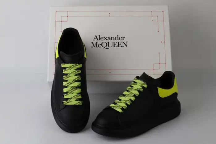 MQ SNEAKERS