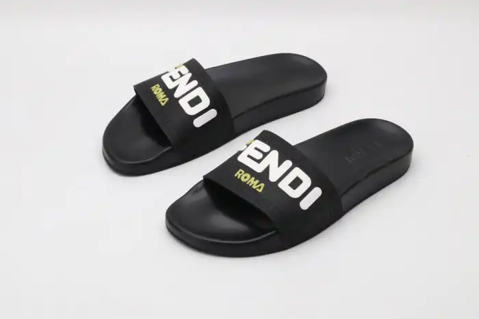 Fend1 Slippers