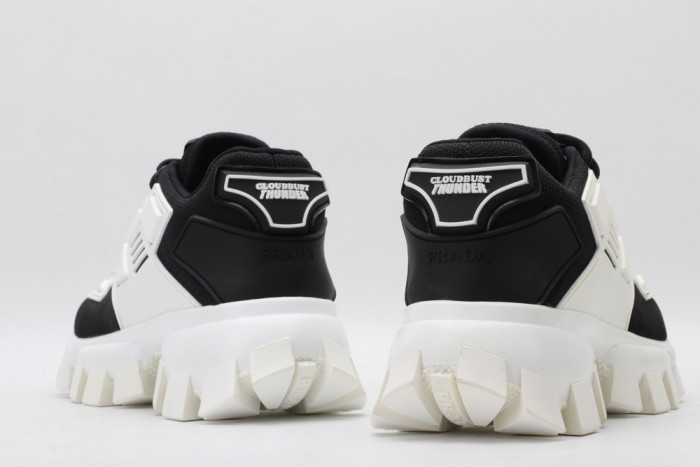 Onekick PRAD CLOUDBUST THUNDER KNIT WHITE AND BLACK