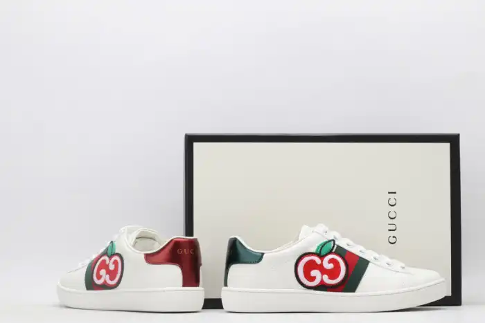 GUCC LOW-TOP SNEAKER