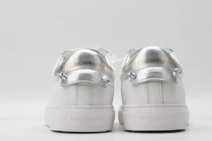 Givench LOW-TOP SNEAKER