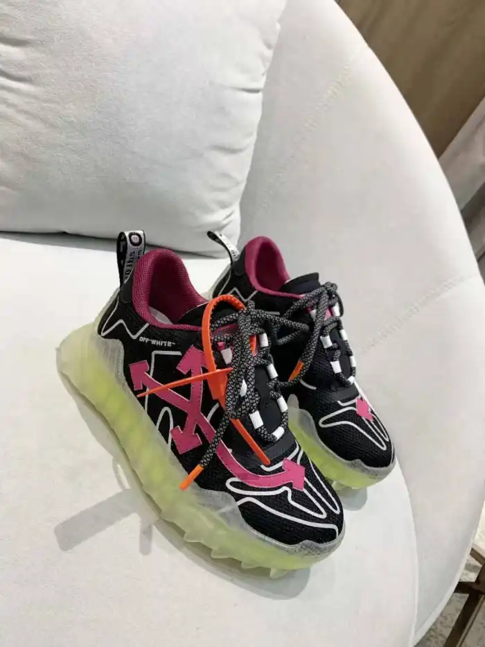 OFF-WHITE C O ODSY-1000 SNEAKER