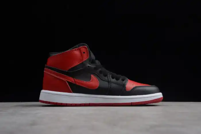 Rep KIDS AIR JORDAN 1 RETRO HIGH OG BANNED BRED BLACK RED 555088 001