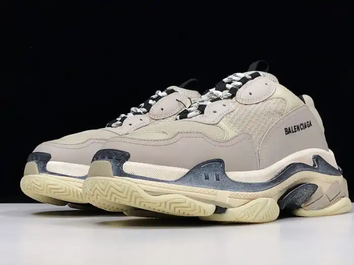 BLCG TRIPLE S TRAINER 'VANILLE' 536737 W09O6 9787