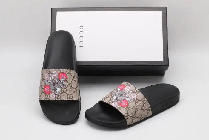 GUCC SLIPPERS