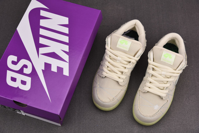 Onekick Nike SB Dunk Low Mummy DM0774-111