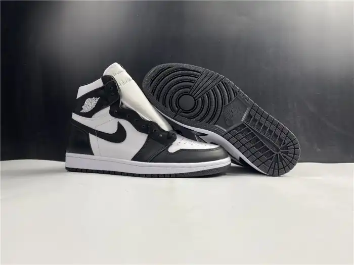 Rep Air Jordan 1 Retro Black White (2014) 555088-010