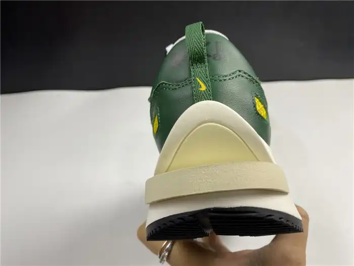 Cheap NIKE VAPORWAFFLE SACAI TOUR YELLOW STADIUM GREEN CV1363-700