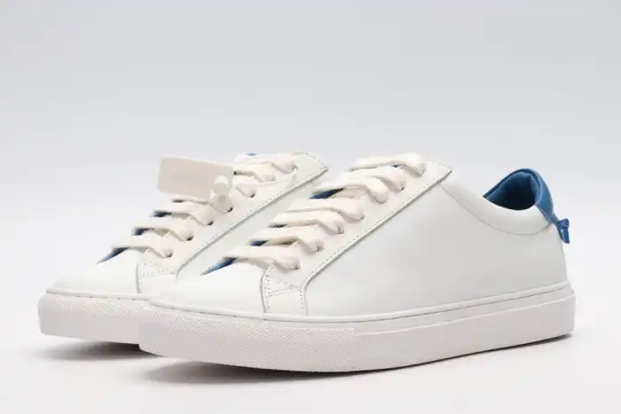 Givench LOW-TOP SNEAKER