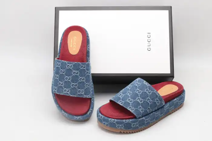 GUCC SLIPPERS