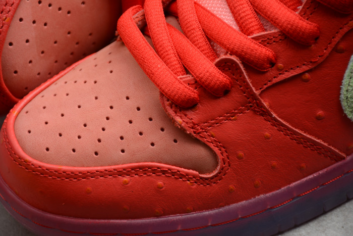 Onekick Nike SB Dunk High Strawberry Cough CW7093-600