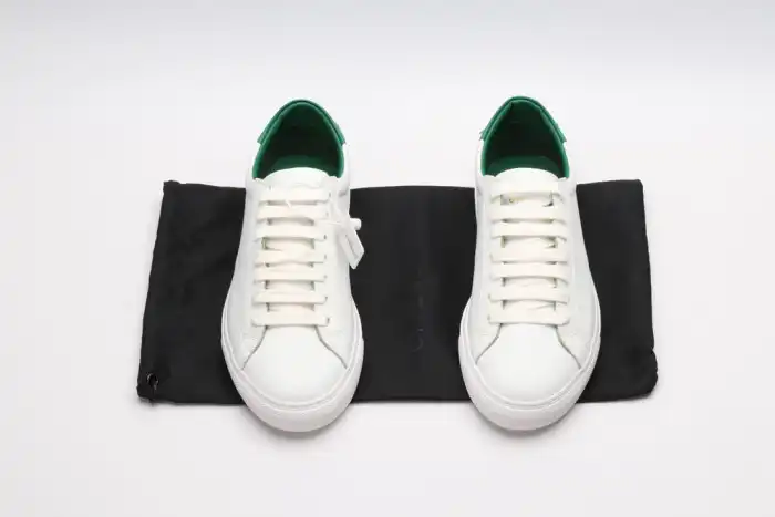 Givench LOW-TOP SNEAKER