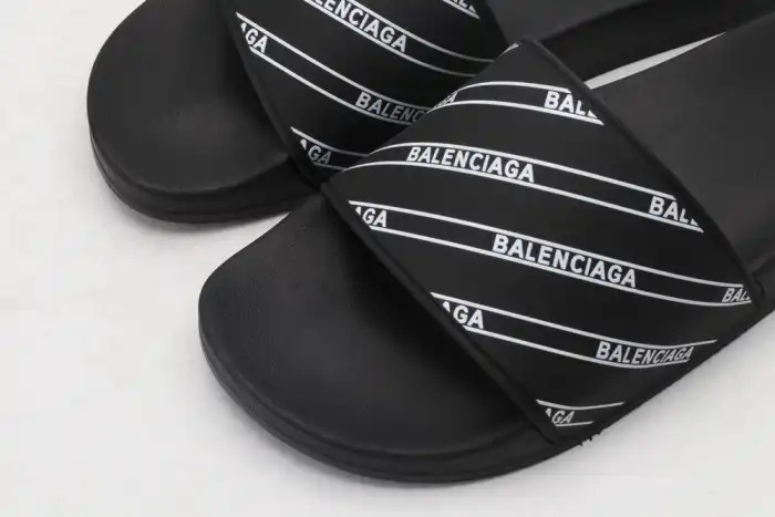 Cheap BLCG SLIPPERS