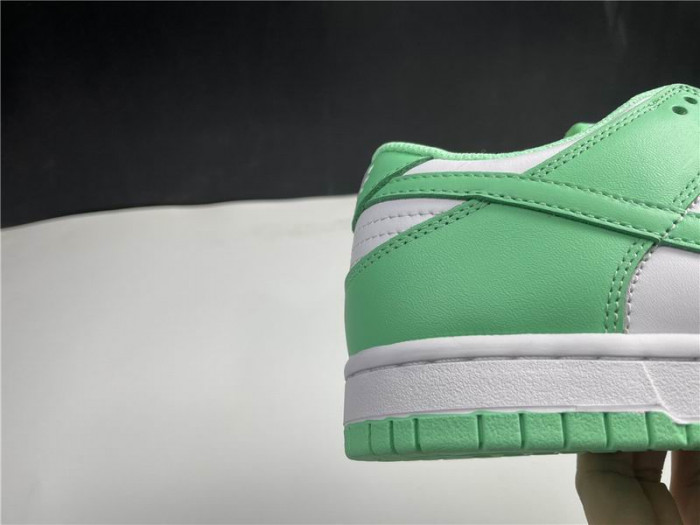 Onekick Nike Dunk Low Green Glow (W) DD1503-105