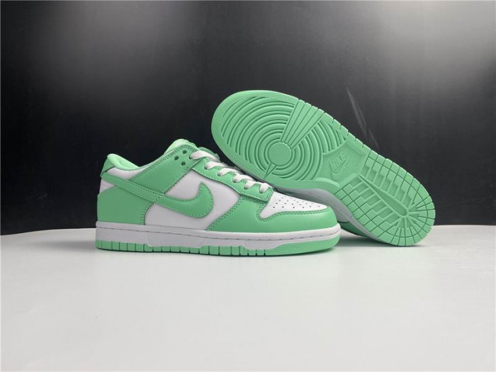 Onekick Nike Dunk Low Green Glow (W) DD1503-105