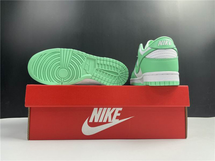 Onekick Nike Dunk Low Green Glow (W) DD1503-105