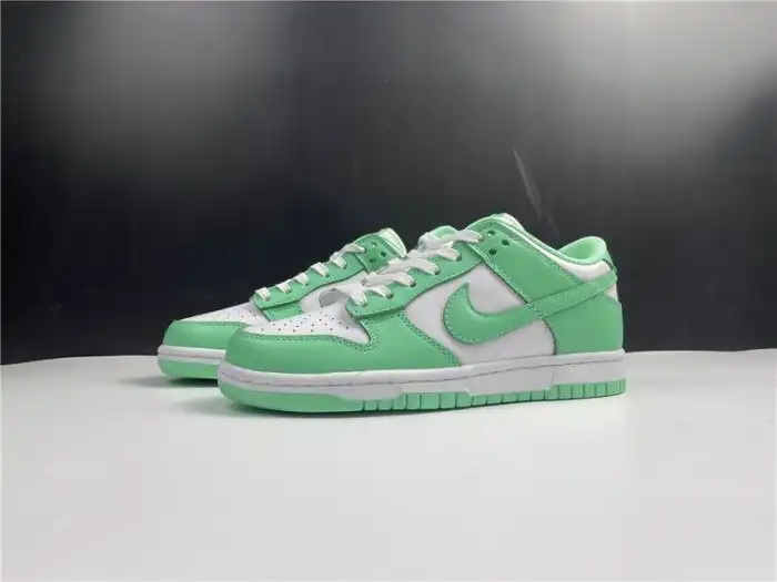 Onekick Nike Dunk Low Green Glow (W) DD1503-105