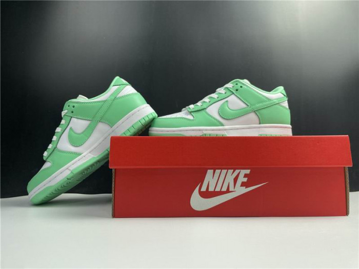 Onekick Nike Dunk Low Green Glow (W) DD1503-105