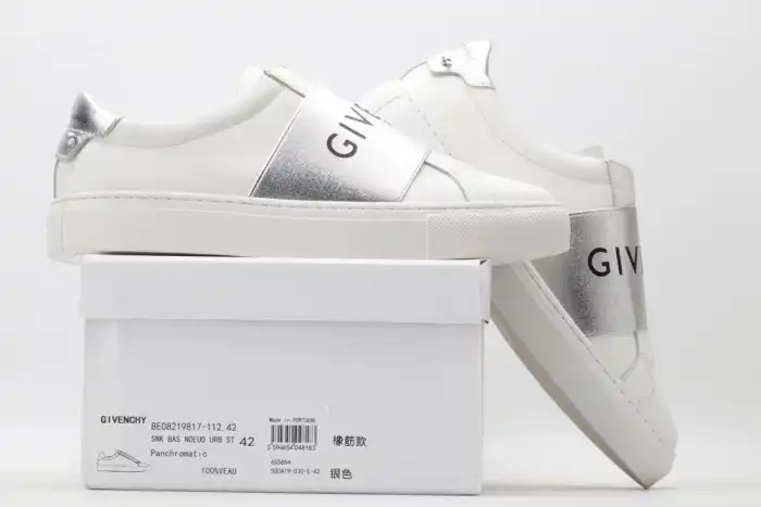 Givench LOW-TOP SNEAKER