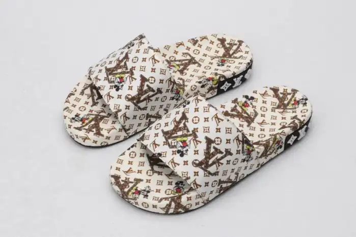 Loui Vuitto SLIPPERS