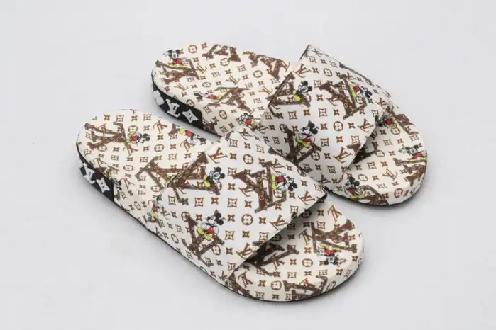 Loui Vuitto SLIPPERS