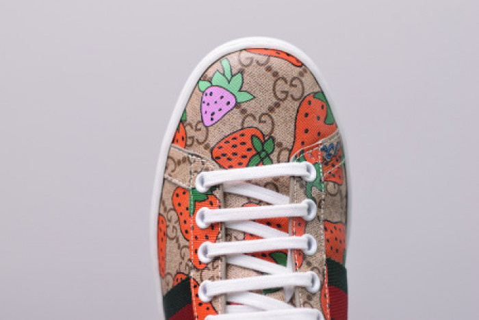 Onekick GUCC ACE EMBROIDERED LOW-TOP SNEAKER 431920 DOPEO 9064