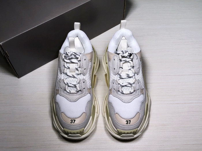 Onekick BLCG Triple S White (W) 524036-W09E1-9000