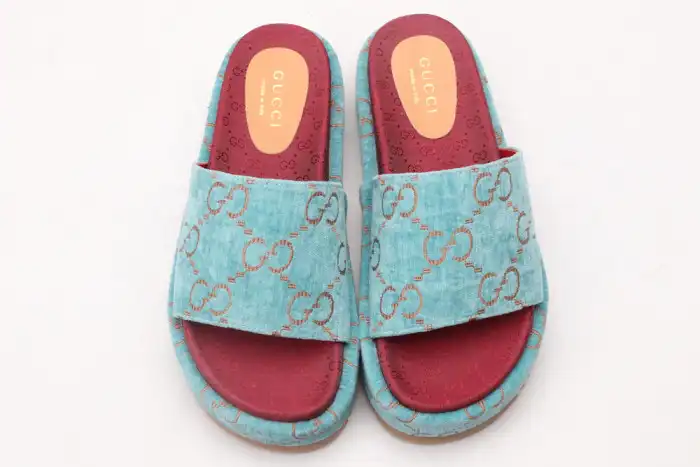 GUCC SLIPPERS