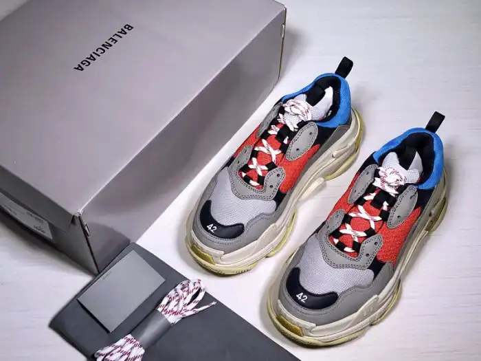 BLCG Triple S Grey Red Blue (2018 Reissue) 533883 W0902 4365