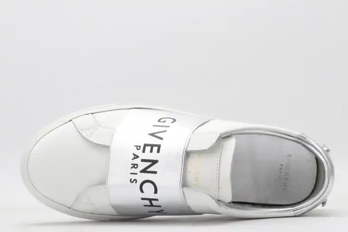 Givench LOW-TOP SNEAKER