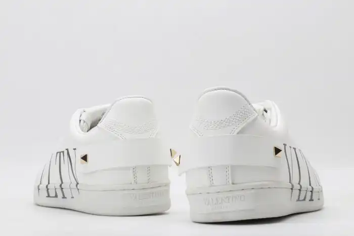 Cheap VALENTIN0 SNEAKER