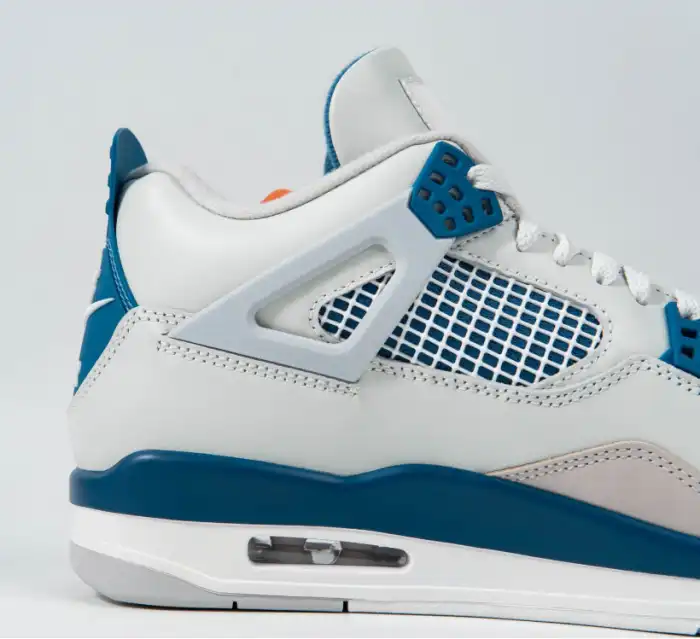 Jordan 4 Retro Military Blue (2024)