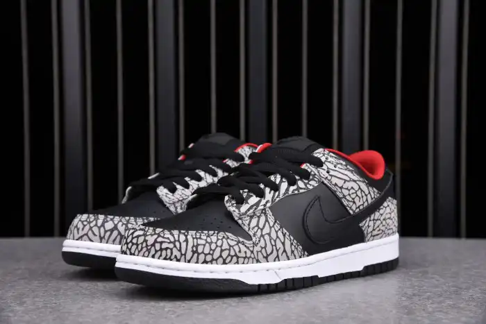 Nike Dunk SB Low Black Cement (2002) 304292-131