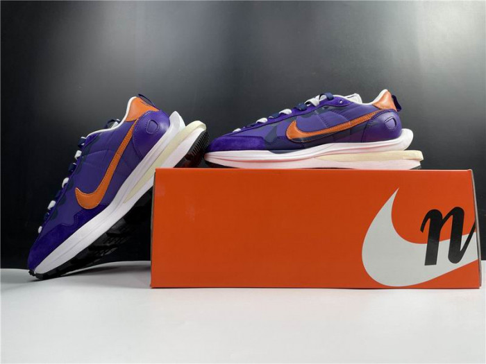 Onekick Nike Vaporwaffle sacai Dark Iris DD1875-500