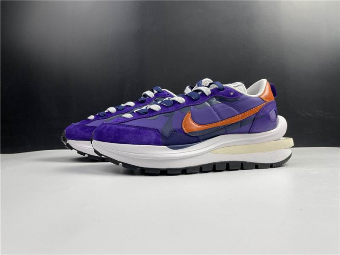 Onekick Nike Vaporwaffle sacai Dark Iris DD1875-500