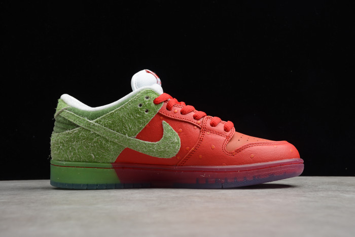 Nike SB Dunk Low Strawberry Cough CW7093-601