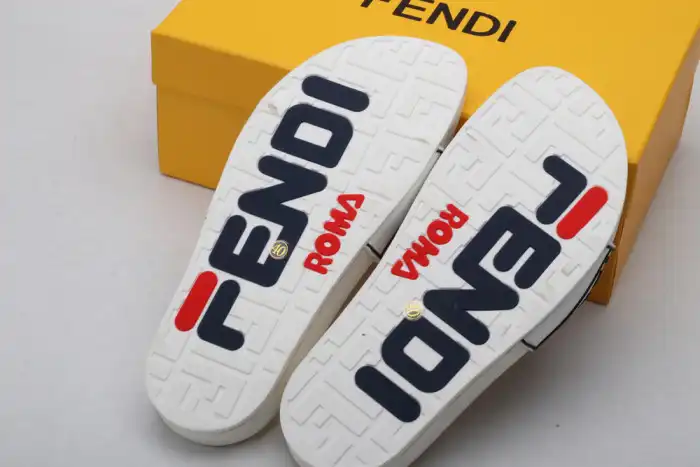 Fend1 Slippers