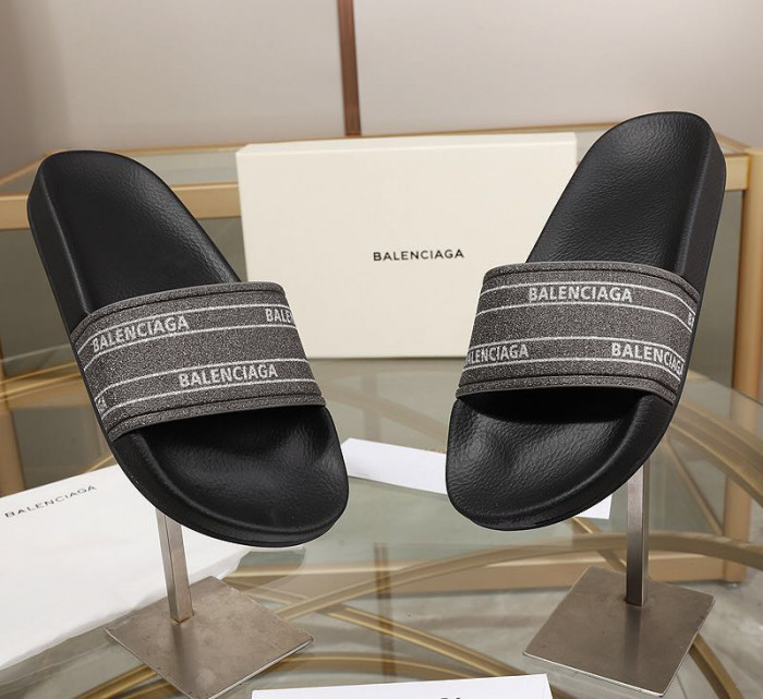 Onekick BLCG SLIPPERS