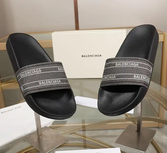 Rep BLCG SLIPPERS