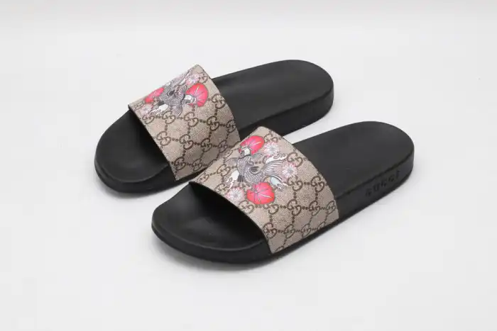 GUCC SLIPPERS