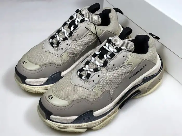 Cheap BLCG TRIPLE S TRAINER 'VANILLE' 536737 W09O6 9787