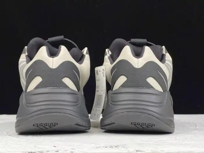 Rep Adidas Yeezy Boost 700 MNVN Bone FY3729