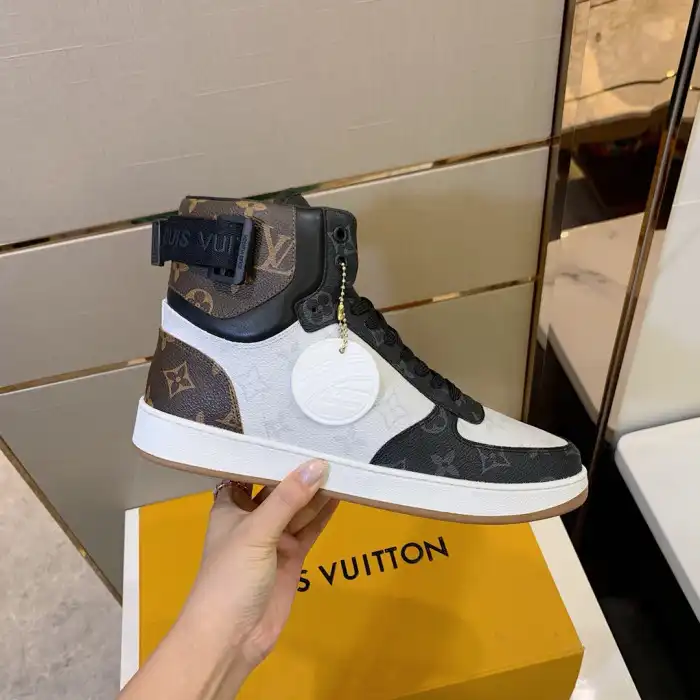 Loui Vuitto RIVILI SNEAKER