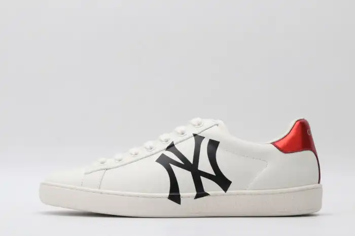 GUCC LOW-TOP SNEAKER