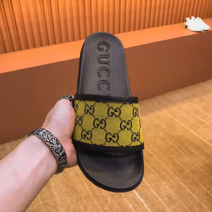 GUCC SLIPPERS