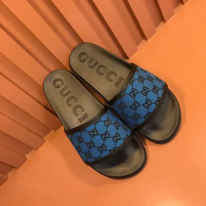 GUCC SLIPPERS