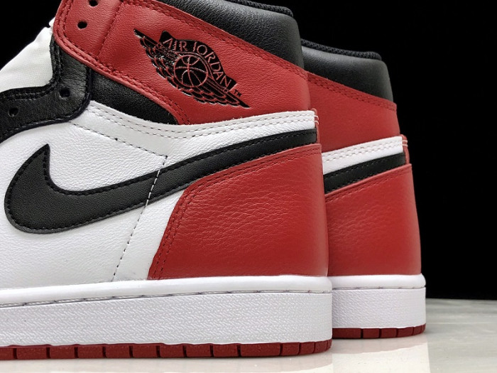 Onekick Air Jordan 1 Retro Black Toe 555088-125